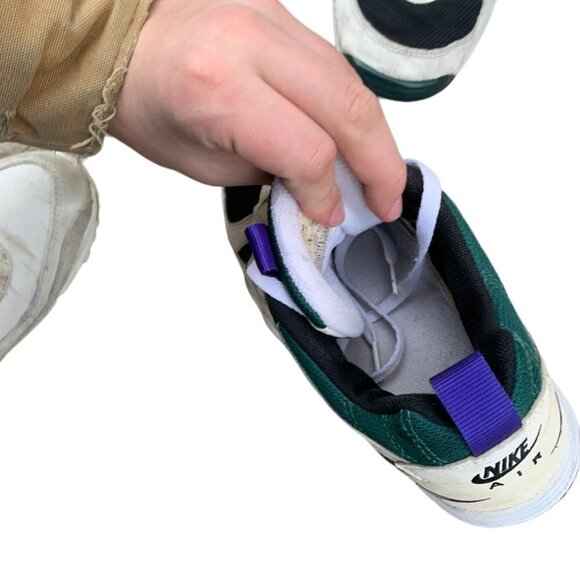 VINTAGE 1994 Nike Shoes Size 10 'Pine Green' - Picture 13 of 15